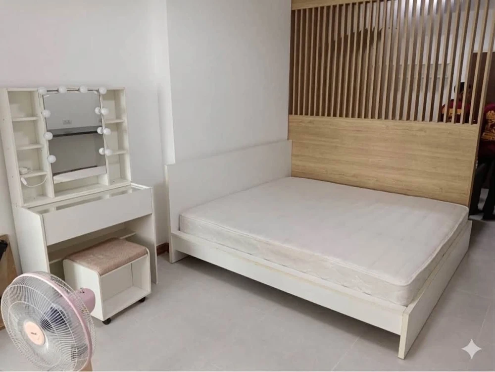 For rent: Supalai Park Kaset, a nice condo with high-quality built-in furniture, convenient transportation. Book now!