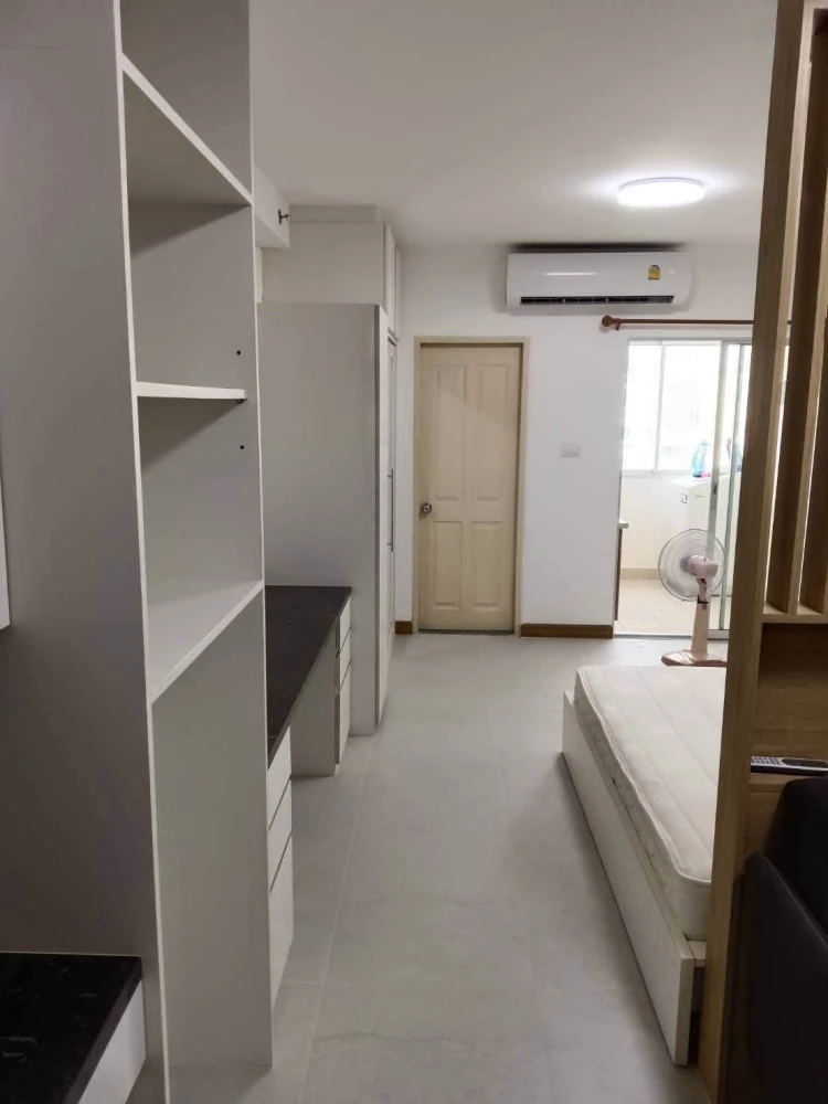 For rent: Supalai Park Kaset, a nice condo with high-quality built-in furniture, convenient transportation. Book now!