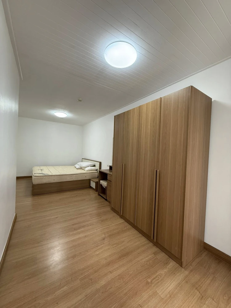 For rent Supalai Park Kaset, Building A, inside building, 16th floor, quiet, not hot, very clean room, ready to move in.