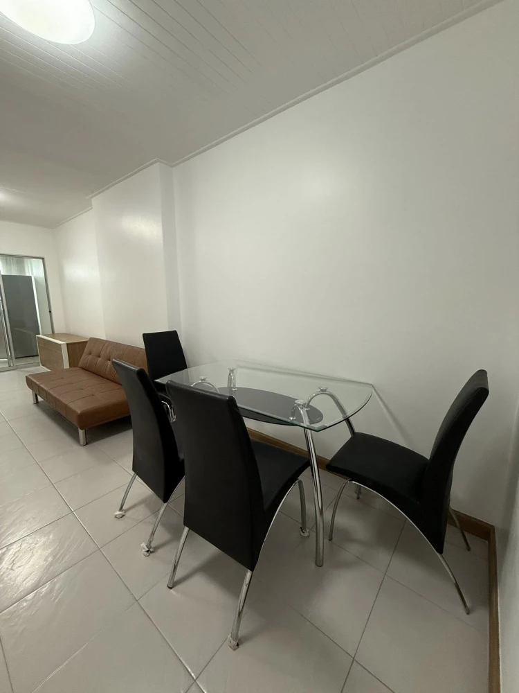 For rent Supalai Park Kaset, Building A, inside building, 16th floor, quiet, not hot, very clean room, ready to move in.