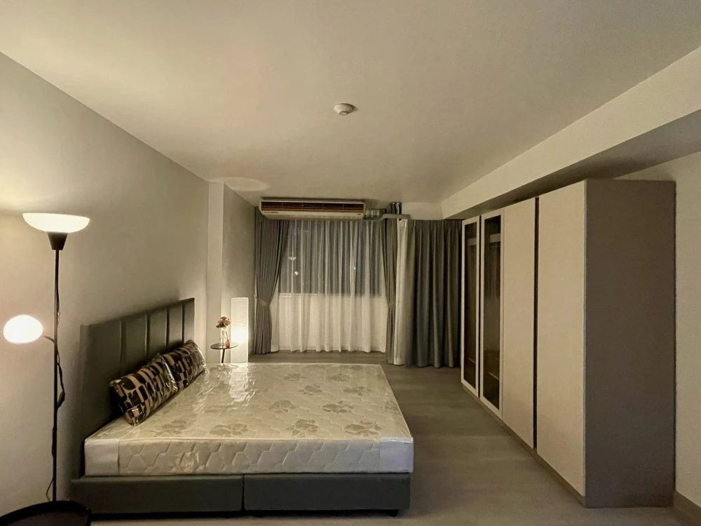 For rent: Supalai Park Paholyothin 21, fully furnished apartment, ready to move in, low floor. Book now, don't miss out!!