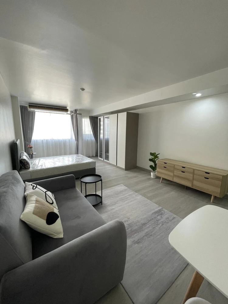 For rent: Supalai Park Paholyothin 21, fully furnished apartment, ready to move in, low floor. Book now, don't miss out!!