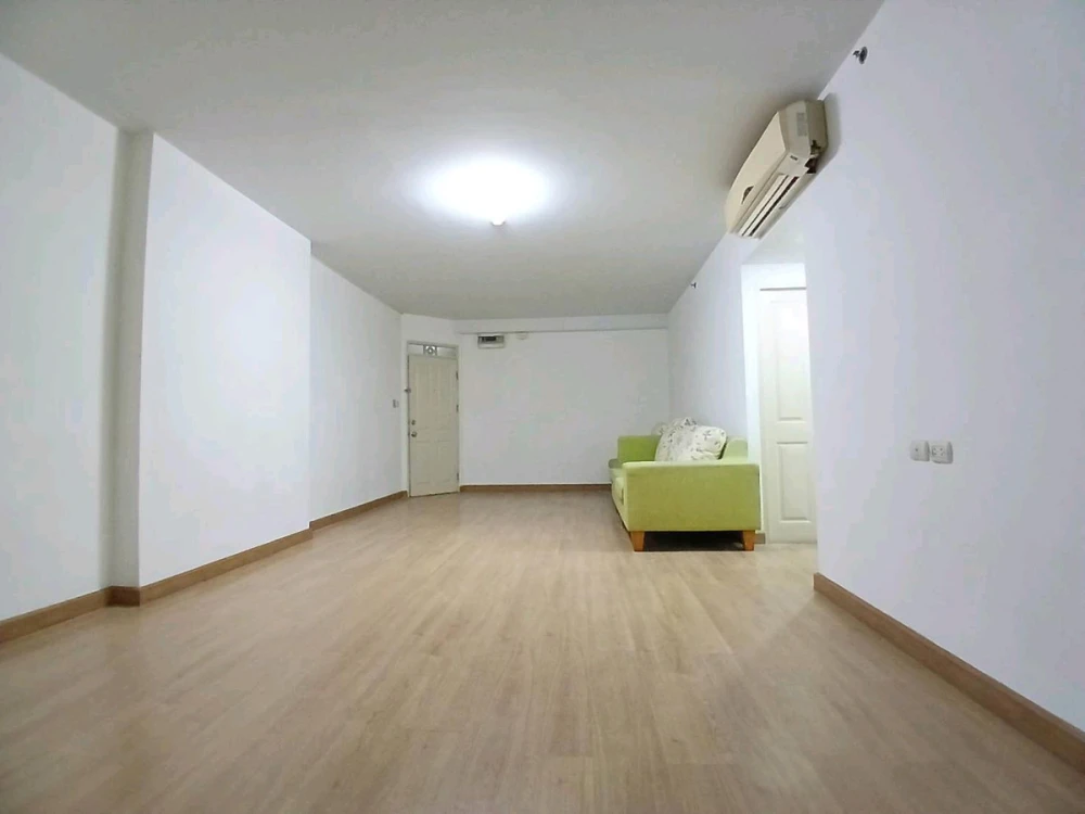 For rent: Supalai Park Srinakarin, 11th floor, corner unit, fully furnished. Book now! (Hurry!)