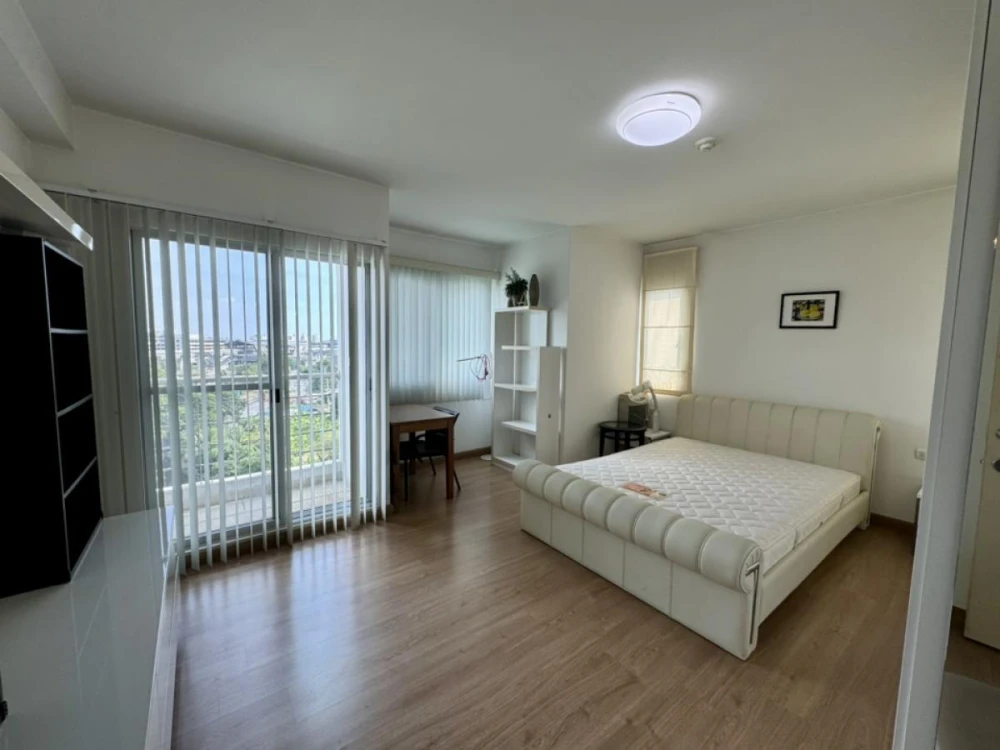 For rent: Supalai Park Srinakarin, 8th floor. Beautiful, comfortable, fully furnished unit. Book now! Don't miss out!