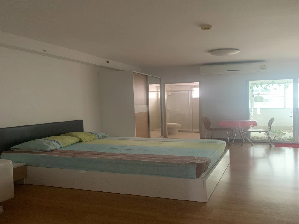 For rent Supalai Park Tiwanon, 5th floor, spacious room, fully furnished, just bring your bags and move in. Book now, don't miss out.