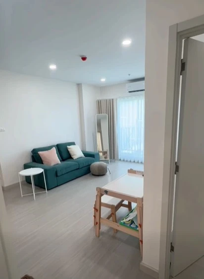 For rent: Supalai Park Yaek Fai Chai, open city view, well-designed and practical floor plan, excellent natural light, and a peaceful atmosphere.