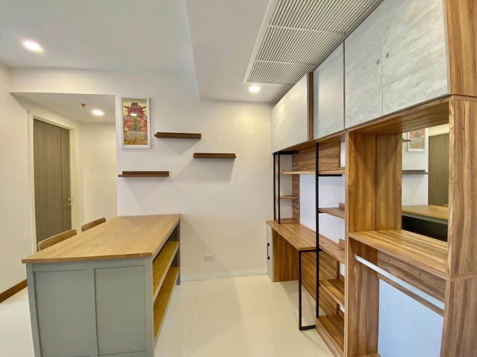 For rent Supalai Premier Charoen Nakhon, 14th floor, fully furnished, nice room, reserve now.