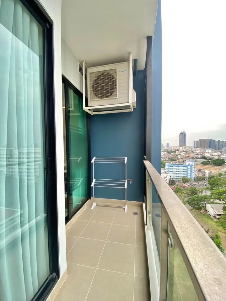 For rent Supalai Premier Charoen Nakhon, 14th floor, fully furnished, nice room, reserve now.
