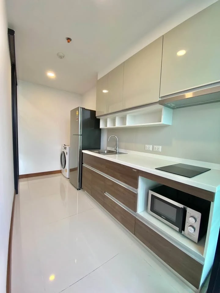 For rent Supalai Premier Charoen Nakhon, 14th floor, fully furnished, nice room, reserve now.