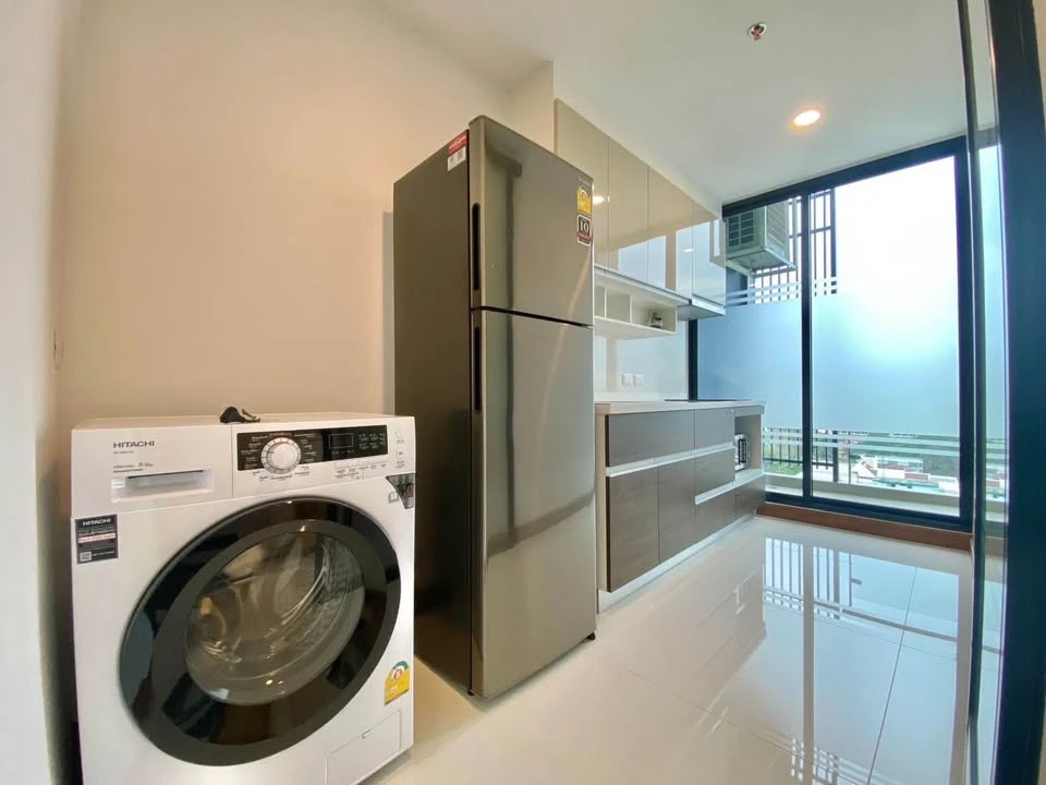 For rent Supalai Premier Charoen Nakhon, 14th floor, fully furnished, nice room, reserve now.