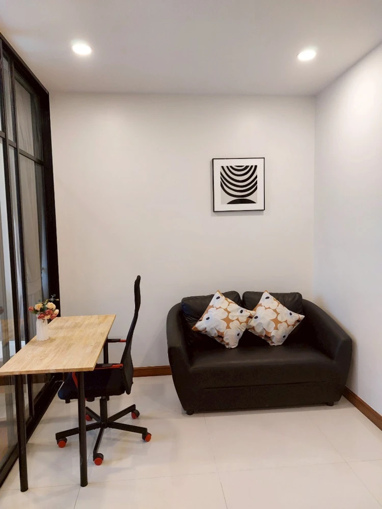 For rent: Supalai Premier Charoen Nakhon, 7th floor, great view, fully furnished, comfortable living space. Book now, don't miss out!