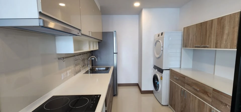 For rent Supalai Premier Charoen Nakhon, spacious room, comfortable. Complete with simple, livable decorations. Urgent.