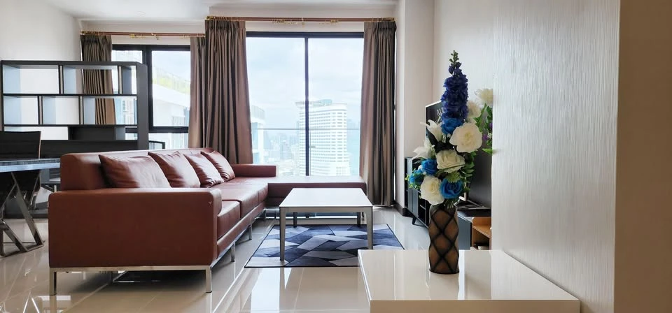For rent Supalai Premier Charoen Nakhon, spacious room, comfortable. Complete with simple, livable decorations. Urgent.