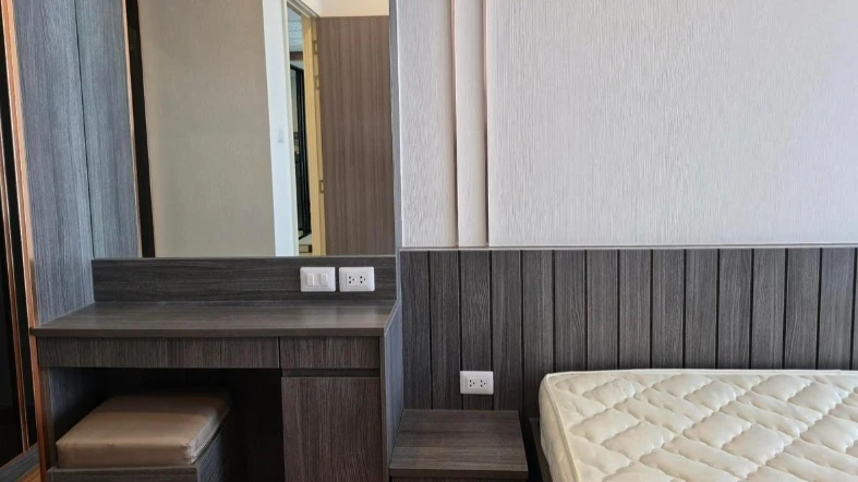 For rent: Supalai Premier Charoen Nakhon. A lovely room with complete furnishings. Book now!