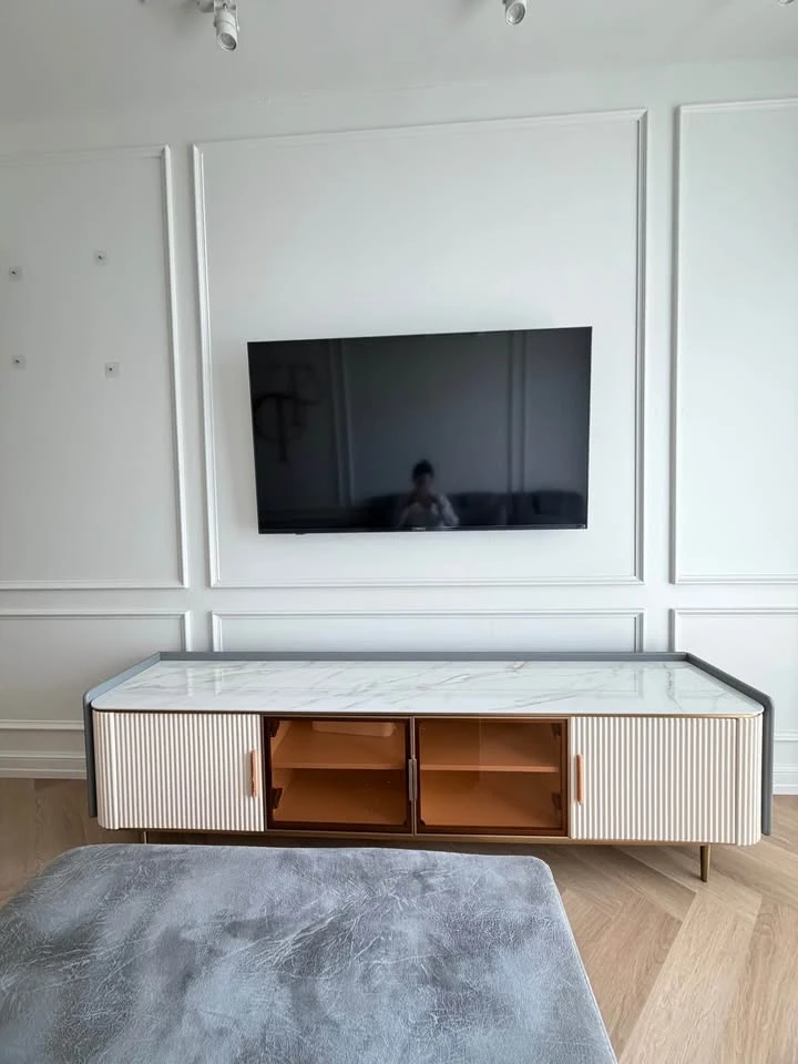 For rent: Supalai Premier Charoennakorn, spacious room with city view and great atmosphere. Fully furnished and ready to move in. Move in immediately.