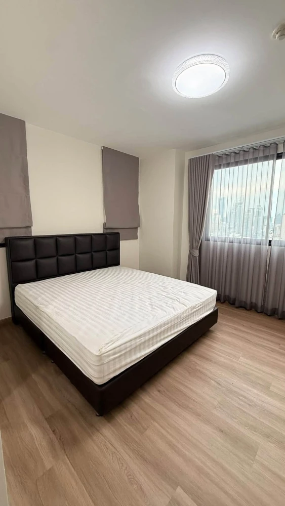 For Rent: Supalai Premier Place Asoke. Spacious unit with ample living space and full facilities. Book now!