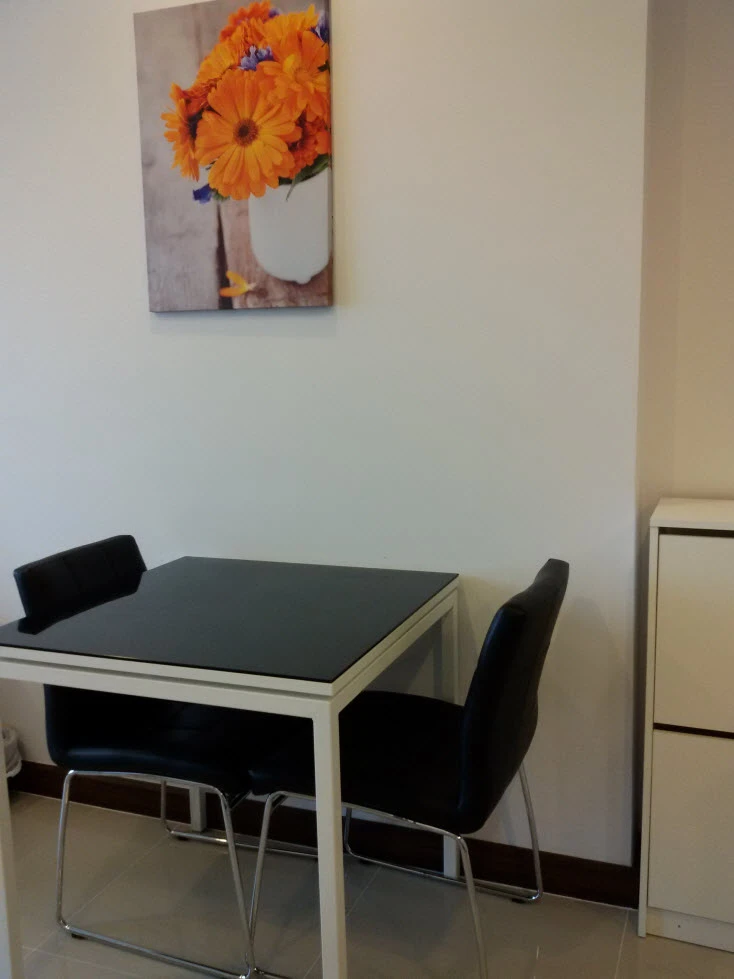 Supalai Premiere @ Asoke for rent, 1 bedroom, 1 bathroom, plenty of usable space, comes fully furnished, just bring your bags and move in!