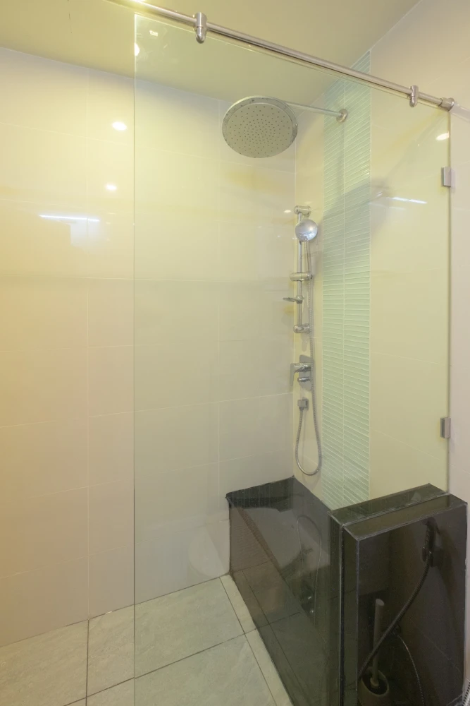 For rent: Supalai Prima Riva, a lovely and spacious room. Book now!