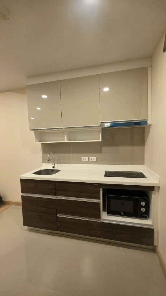 For rent sell: Supalai Prime Rama 9, corner unit. Quiet and private, like home. Spacious and comfortable. Book now!