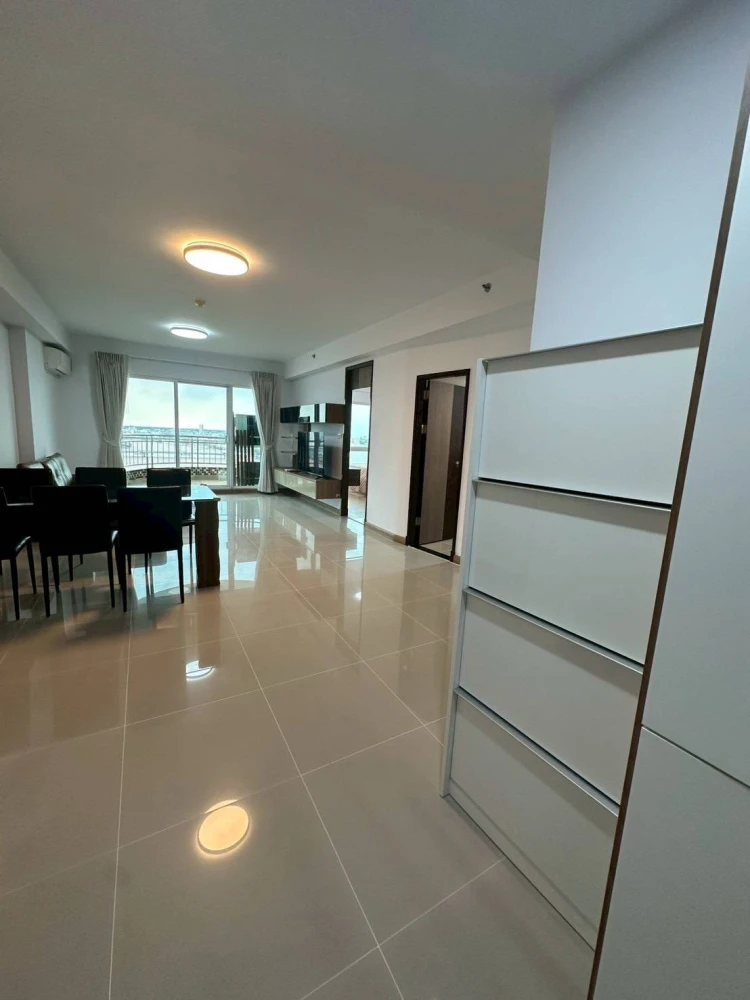 For rent Supalai River Resort 2 bedrooms, 2 bathrooms, fully furnished, high view, don't miss it.