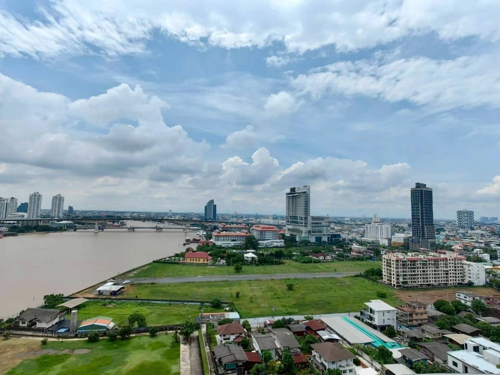 For rent Supalai River Resort 2 bedrooms, 2 bathrooms, fully furnished, high view, don't miss it.