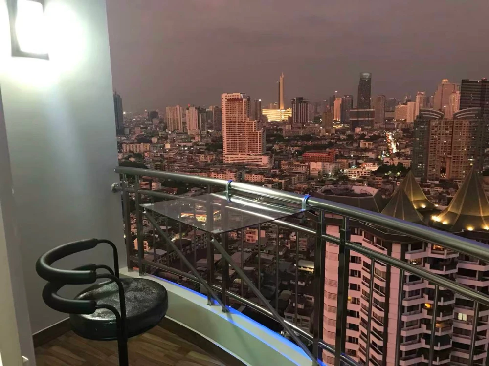 For rent: Supalai River Resort, 36th floor, fully furnished and ready to move in. Book now!