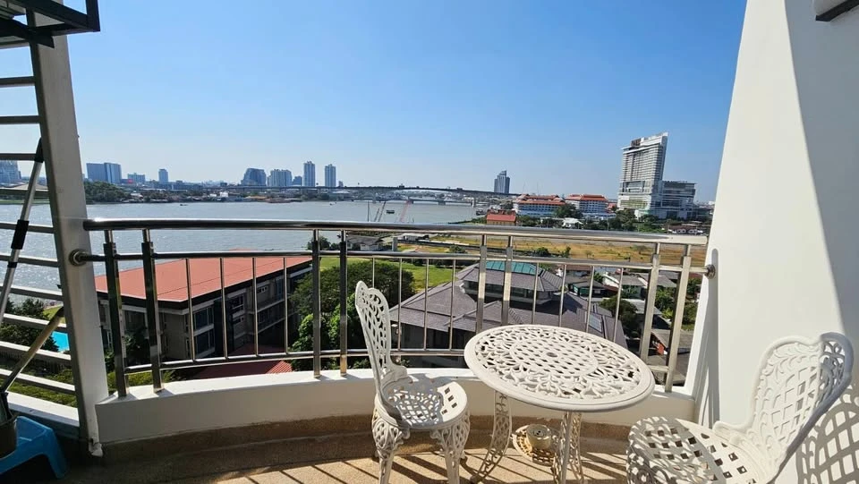 For rent: Supalai River Resort, Studio room with river view, 11th floor, spacious balcony perfect for relaxing. Don't miss out!