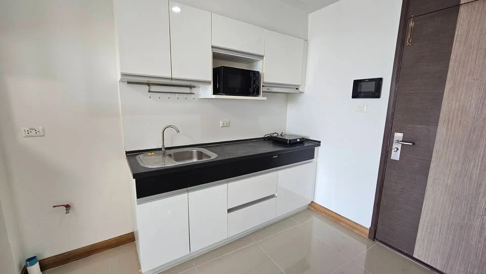 For rent: Supalai River Resort, Studio room with river view, 11th floor, spacious balcony perfect for relaxing. Don't miss out!