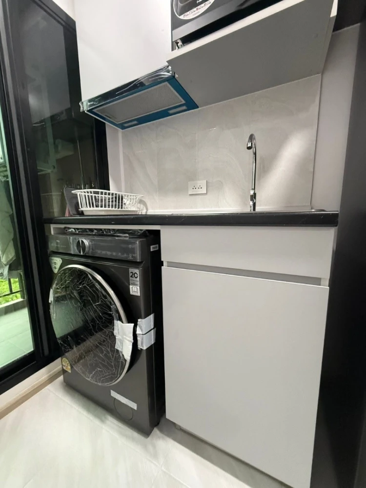 For rent: Supalai Sense Srinakarin. Fully furnished with built-in furniture throughout. Clean and well-decorated; just bring your clothes and move in!