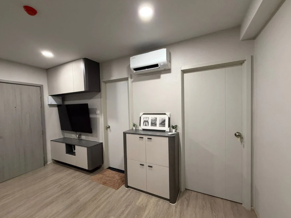 For rent: Supalai Sense Srinakarin. Fully furnished with built-in furniture throughout. Clean and well-decorated; just bring your clothes and move in!