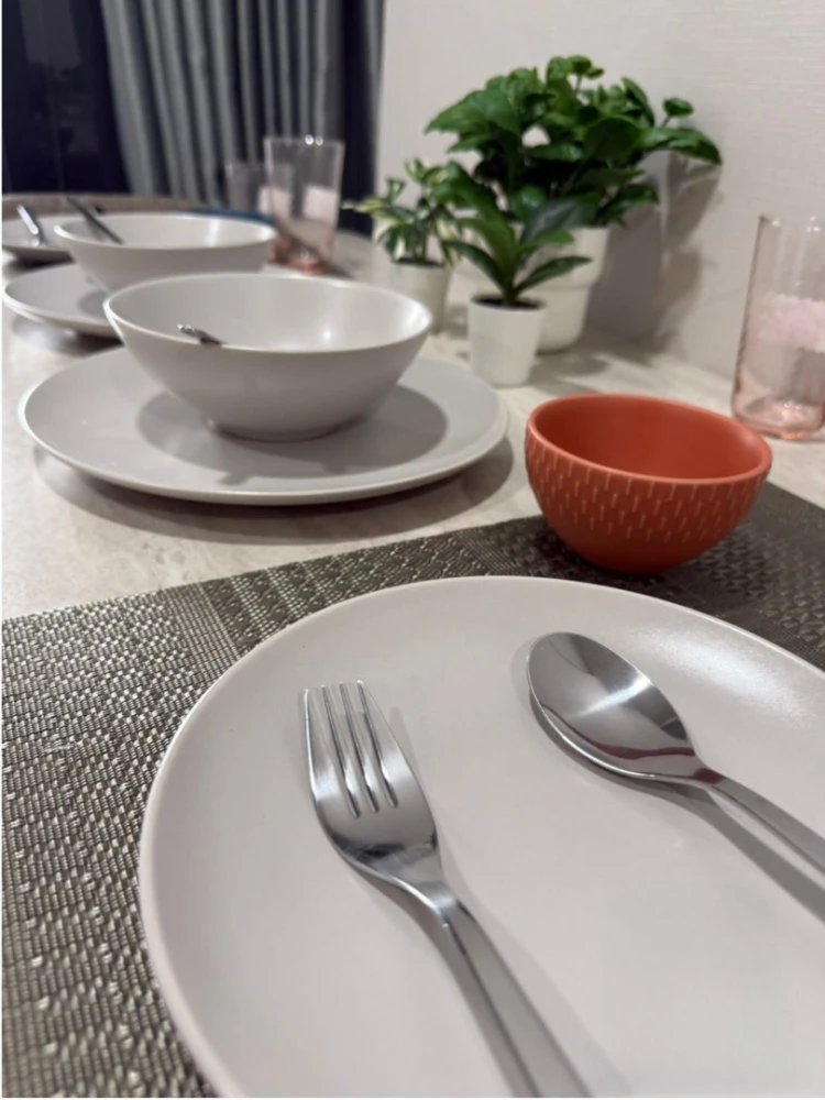 For rent: Supalai Sense Srinakarin. Fully furnished with built-in furniture throughout. Clean and well-decorated; just bring your clothes and move in!