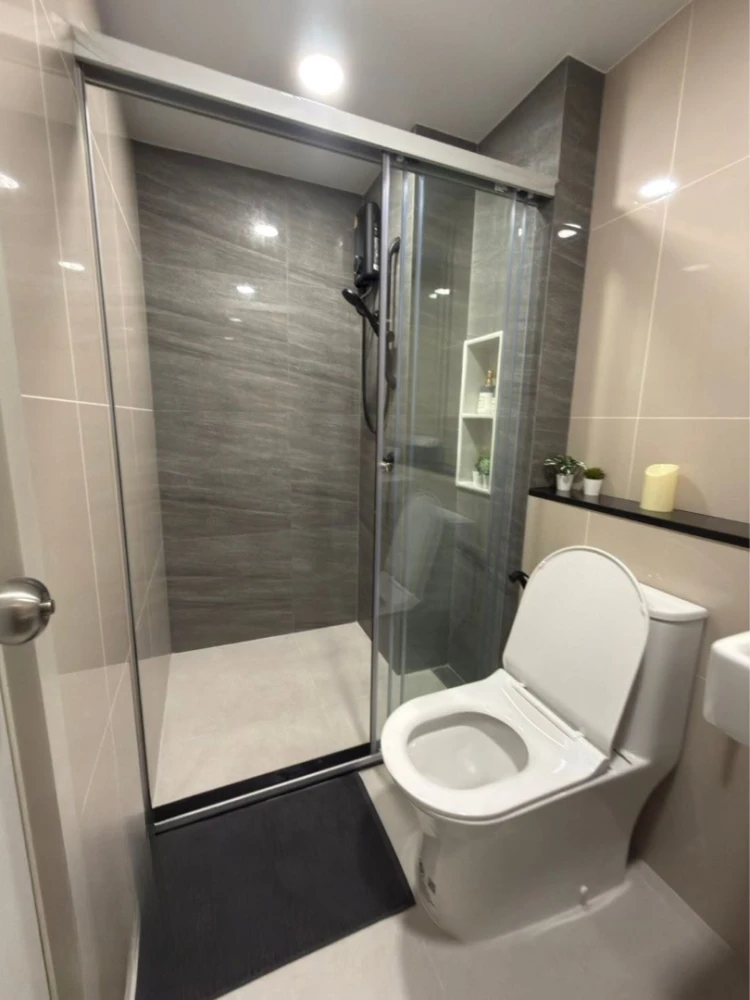 For rent: Supalai Sense Srinakarin. Fully furnished with built-in furniture throughout. Clean and well-decorated; just bring your clothes and move in!