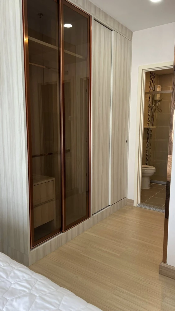 For rent: Supalai Veranda Phasi Charoen Station. Spacious room with ample living space and high-quality built-in furniture. Don't miss out!