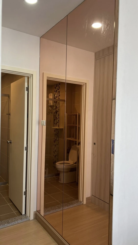 For rent: Supalai Veranda Phasi Charoen Station. Spacious room with ample living space and high-quality built-in furniture. Don't miss out!