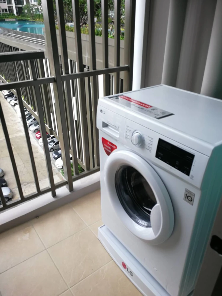 For rent: Supalai Veranda Rama 9, 6th floor, pool view, fully furnished, ready to move in. Book now!