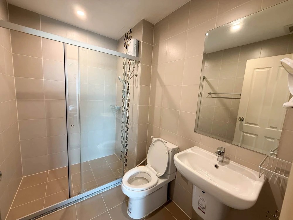 For rent: Supalai Veranda Rama 9, spacious room, 17th floor, great view, fully furnished with appliances. Convenient and complete in one place. Book n