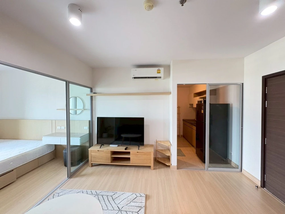 For rent: Supalai Veranda Rama 9, room with coordinated interior design, high-quality built-in furniture, unobstructed city view. Book now!
