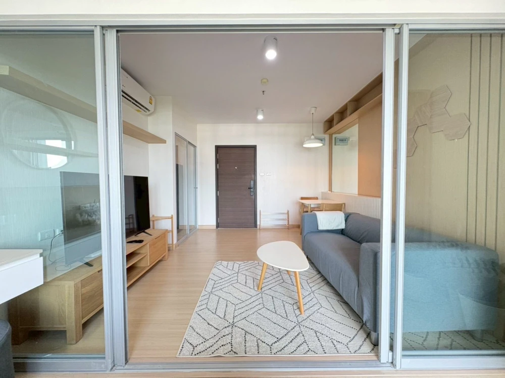 For rent: Supalai Veranda Rama 9, room with coordinated interior design, high-quality built-in furniture, unobstructed city view. Book now!