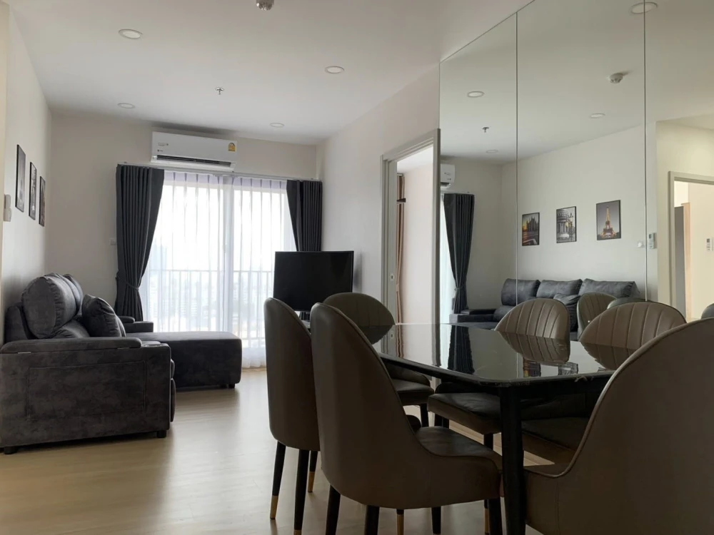 For rent Supalai Veranda Ramkhamheang, spacious room, lots of usable space, comes with complete furniture, just bring your bags and move in.