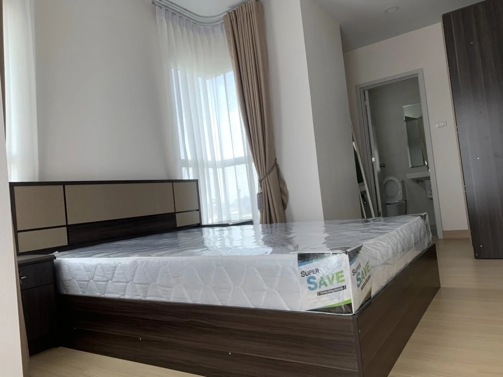 For rent Supalai Veranda Ramkhamheang, spacious room, lots of usable space, comes with complete furniture, just bring your bags and move in.