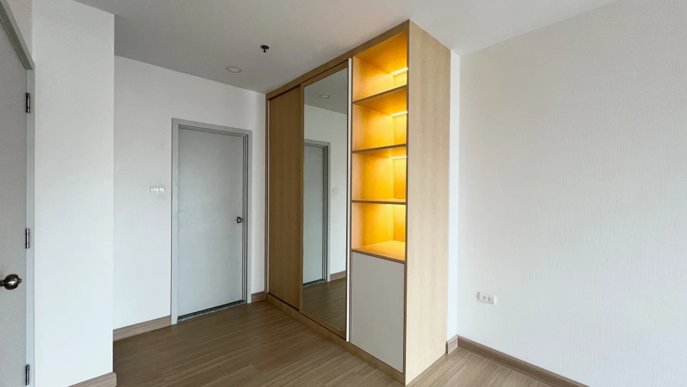 For rent Supalai Veranda Ramkhamheang, empty room, lots of usable space, those who like to decorate rooms should not miss it, hurry and book now.