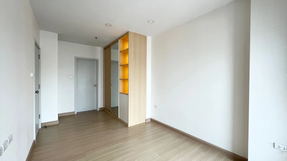For rent Supalai Veranda Ramkhamheang, empty room, lots of usable space, those who like to decorate rooms should not miss it, hurry and book now.