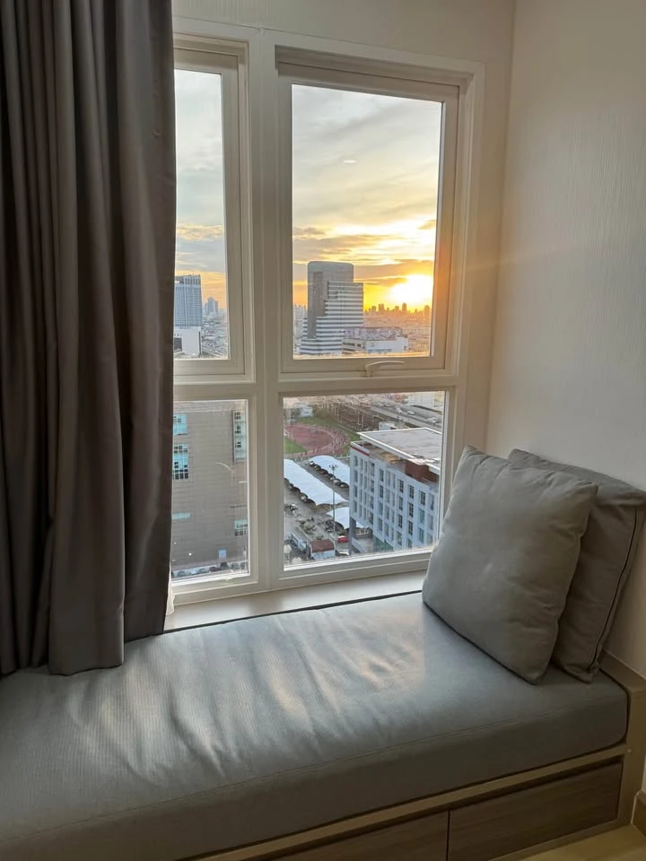 For rent: Supalai Veranda Ramkhamhaeng, large and comfortable room on the 17th floor with great views. Convenient and fully equipped. Book now!