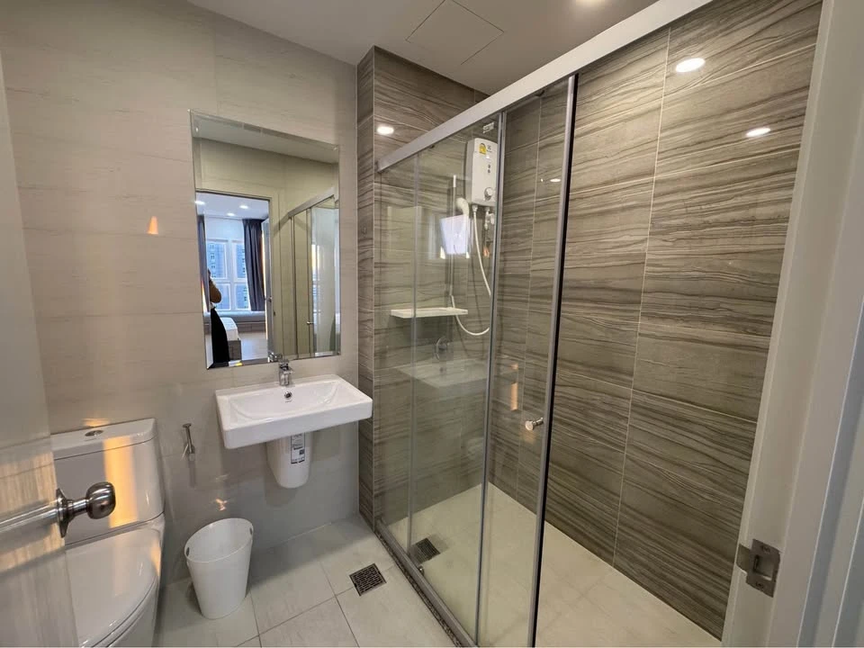 For rent: Supalai Veranda Ramkhamhaeng, large and comfortable room on the 17th floor with great views. Convenient and fully equipped. Book now!