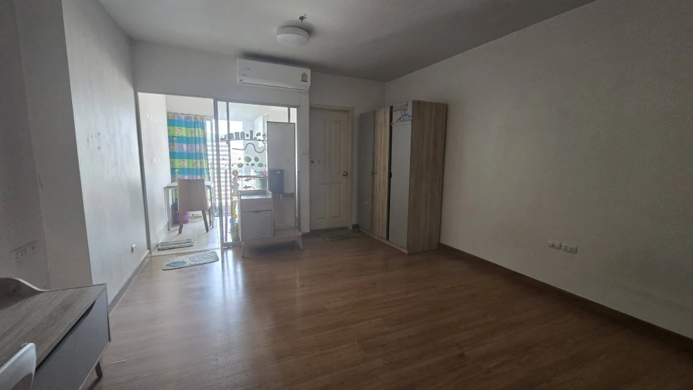 For rent: Supalai Veranda Rattanathibet, a lovely unit on the 15th floor. Great location, not hot, fully furnished. Book now!