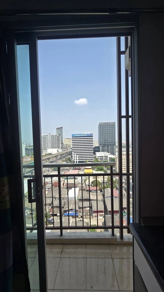 For rent: Supalai Veranda Rattanathibet, a lovely unit on the 15th floor. Great location, not hot, fully furnished. Book now!