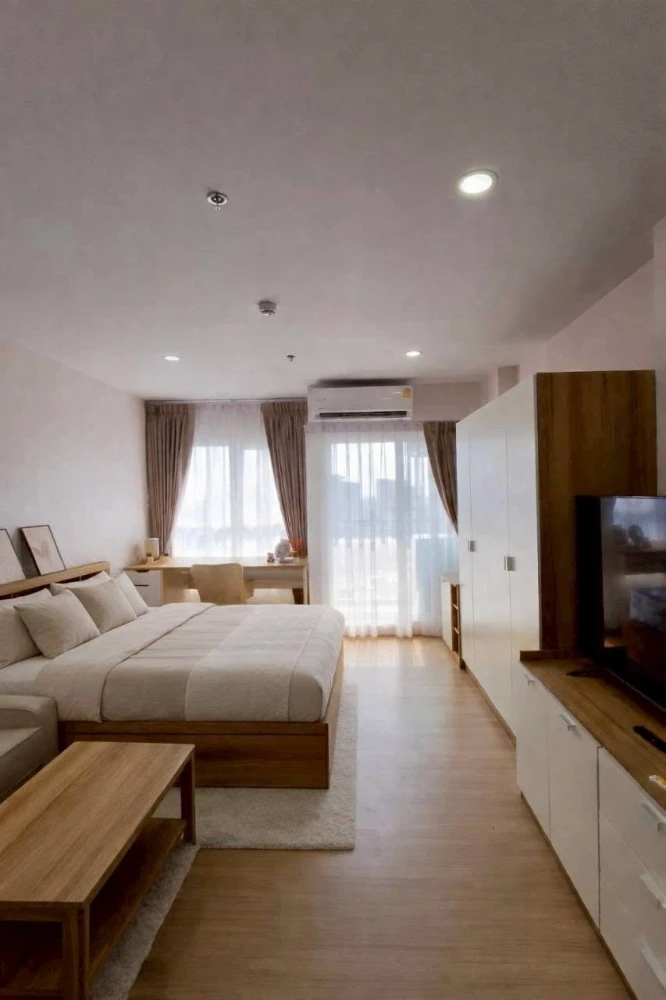 For rent: Supalai Veranda Ramkhamhaeng. High floor, unobstructed view, bright and airy. Studio room in a quiet location, perfect for relaxation.
