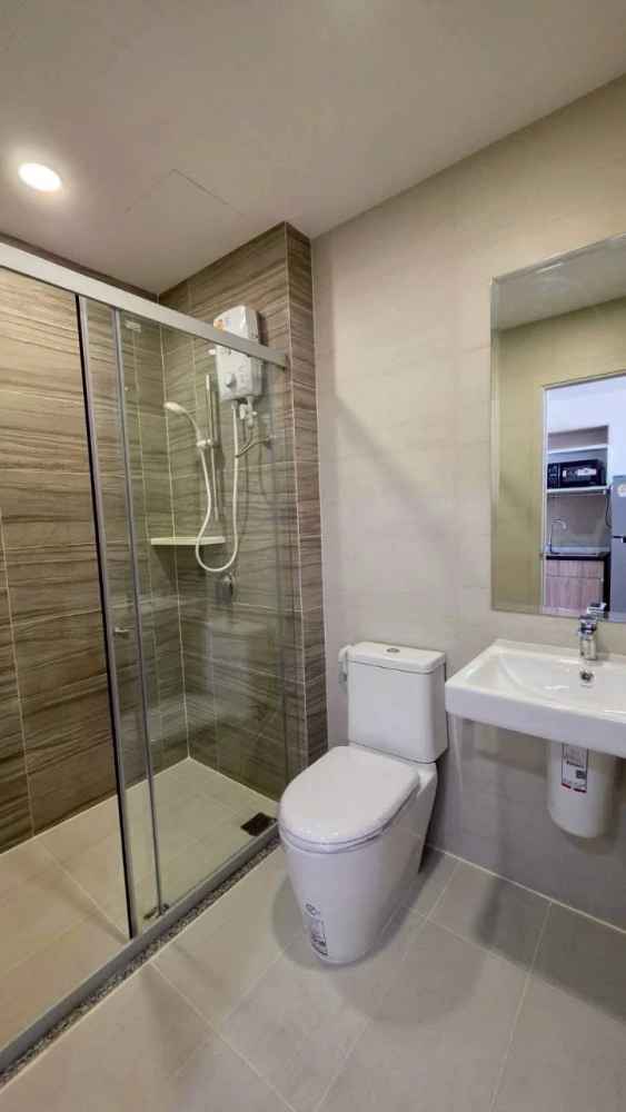 For rent: Supalai Veranda Ramkhamhaeng. High floor, unobstructed view, bright and airy. Studio room in a quiet location, perfect for relaxation.