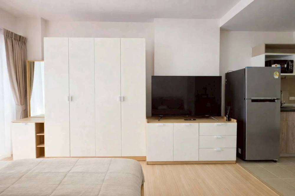 For rent: Supalai Veranda Ramkhamhaeng. High floor, unobstructed view, bright and airy. Studio room in a quiet location, perfect for relaxation.
