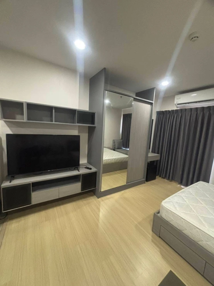 For rent: Supalai Veranda Ramkhamhaeng, Studio room, very high floor, excellent ventilation. You'll regret missing this opportunity!